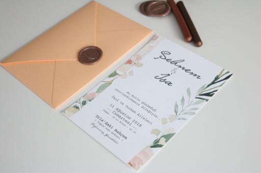 Minimalist Soft Yaprak Davetiye
